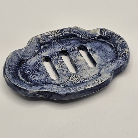 Artist Signed Blue Floral Impressed Pottery Soap Dish Nature-inspired Soap Rest - Picture 6 of 6